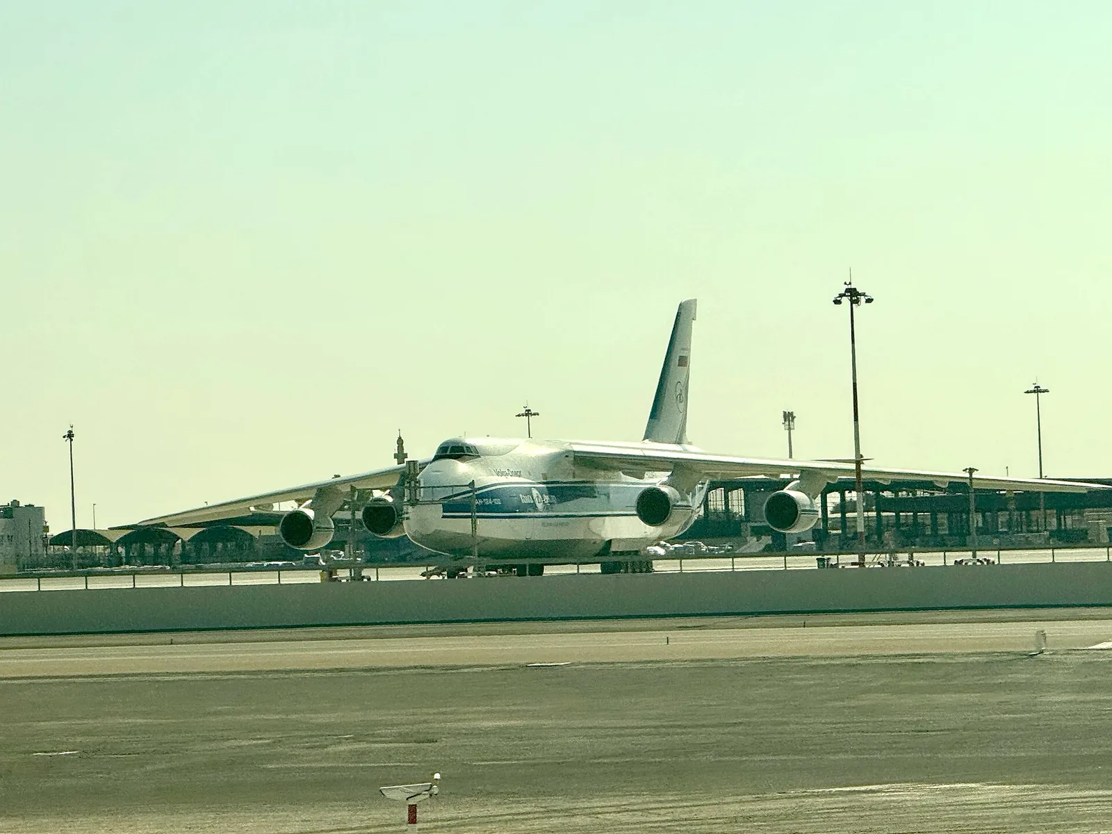 An-124-100